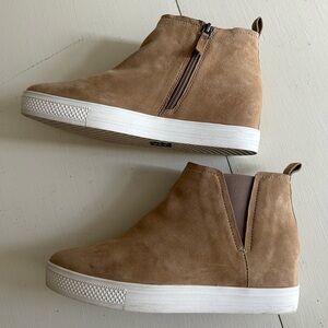 Caslon| Cnaidy Lea Tan Suede Hidden-Wedge Chelsea Zip  Boot | Women 9M